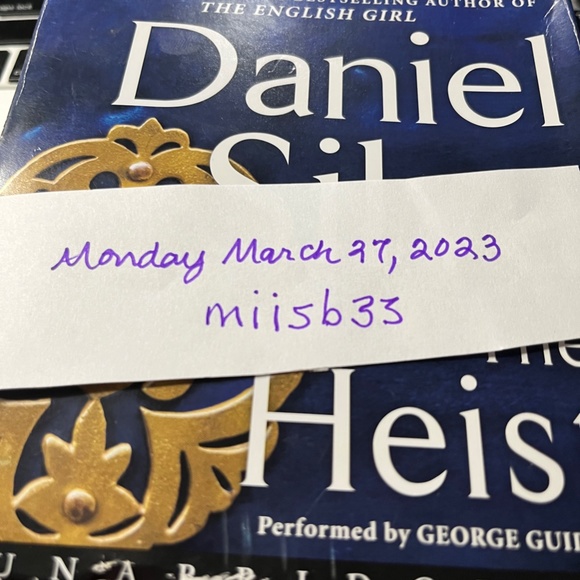 Daniel Silva "The Heist" Unabridged Audiobook- 12 hours 10 discs used like new - Picture 8 of 9